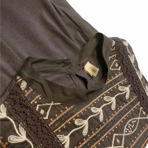 Tiny Woman's Embroidered Top - Picture 9 of 14